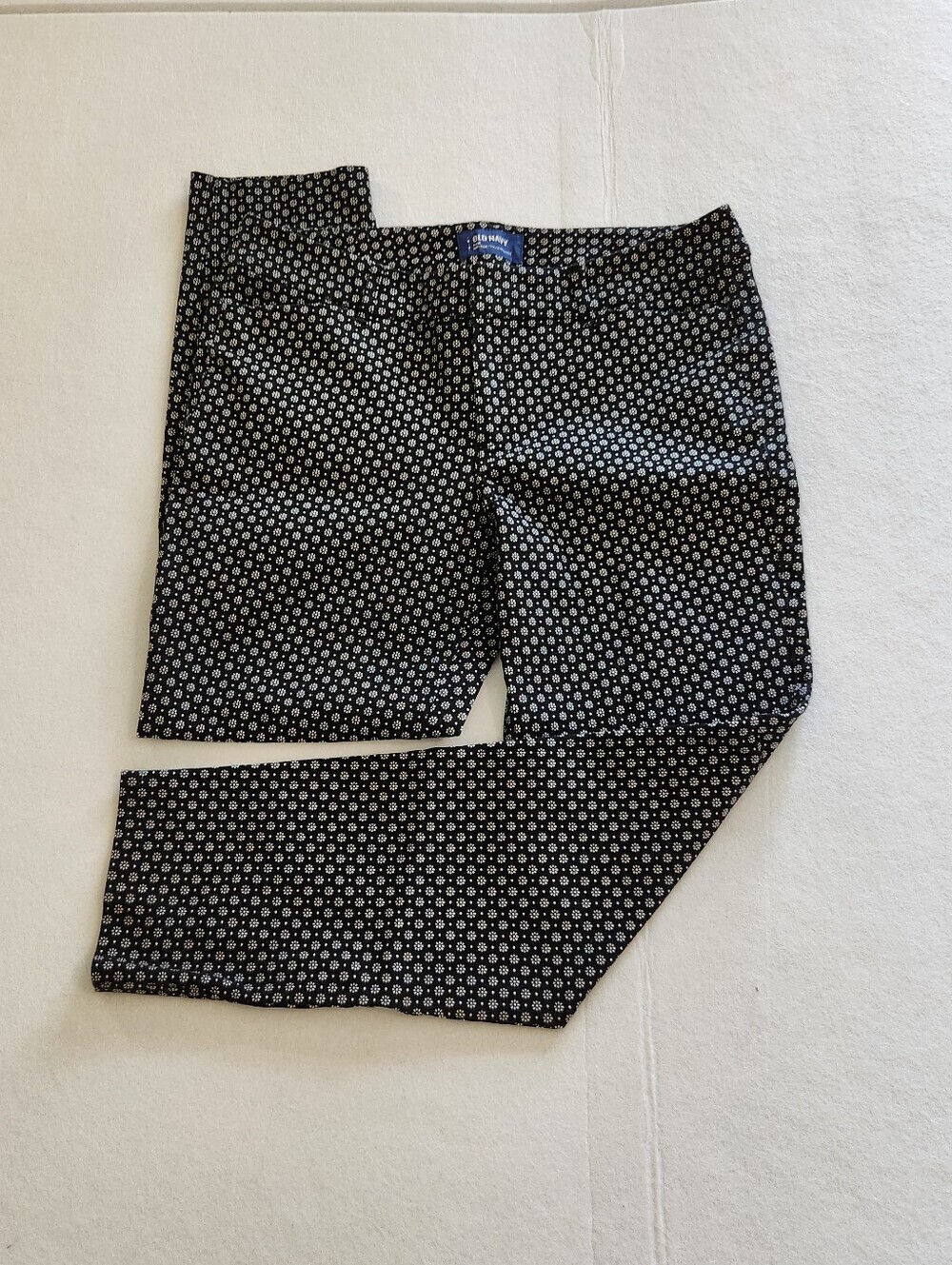 Old Navy Pixie Mid Rise Black Micro-Dot Chinos Size 8